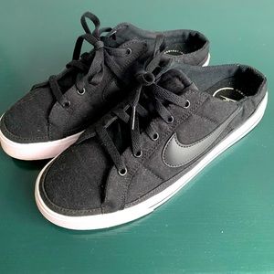 Nike Court Legacy Women's Mules